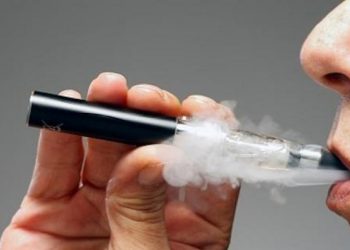 Cofepris lanza alerta sanitaria contra cigarros electrónicos