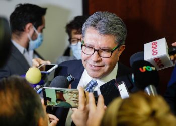 Ricardo Monreal aclara que sigue firme su postura por la candidatura presidencial