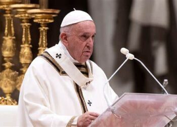 Papa Francisco pide recordar a pobres en Nochebuena