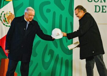 El director general de Pemex, Octavio Romero Oropeza, confirmó la adquisición de la Refinería Deer Park de Texas, Estados Unidos.