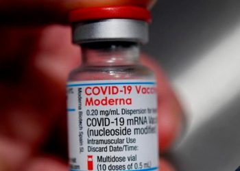 Estudio confirma problemas cardiacos con vacuna Moderna