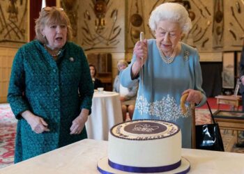 Isabel II anuncia que Camilla será considerada reina