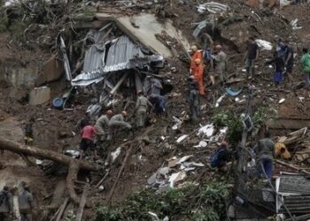 Lluvias dejan casi un centenar de muertos en Brasil