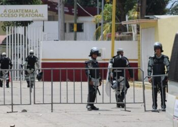 México refuerza puerto fronterizo con Guatemala ante ingreso de migrantes