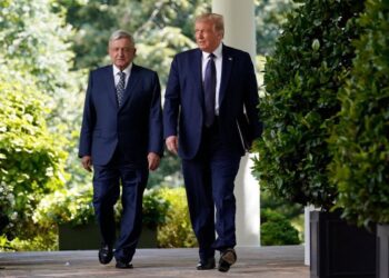 Trump asegura que doblegó al gobierno de AMLO; puso soldados gratis en frontera