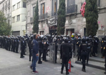 Recuperan casa de CNDH, tras agresión a mujer por encapuchadas