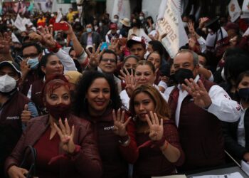 Miles de voces se unieron a Menchaca para abrazar la esperanza por la transformación