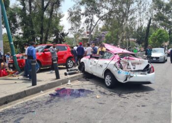 Camión sin frenos provoca carambola en Tlalpan