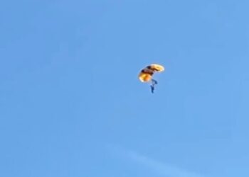 Paracaidistas del Ejército durante “demostración” provocaron alarma en Capitolio (VIDEO)