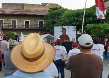 Menchaca Salazar presentó las mejores propuestas en obra pública y educación