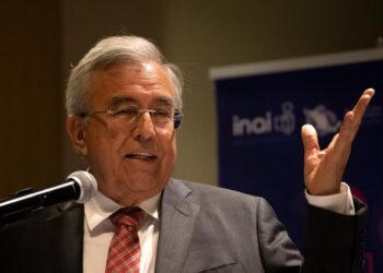 Los poderes públicos en México deben seguir democratizándose: Rubén Rocha