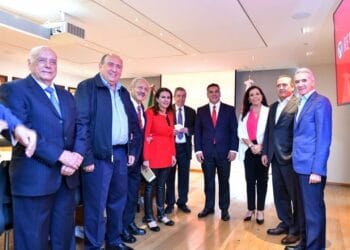 Exdirigentes del PRI piden su renuncia, pero Alito dice que terminará su periodo