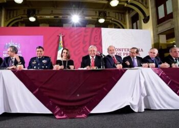 López Obrador ofrece cena a empresarios en Palacio Nacional