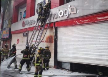 Reportan incendio en la Plaza de la Tecnología