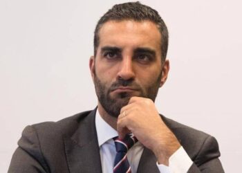 Giran orden de aprehensión contra Simón Levy, exsubsecretario de Turismo