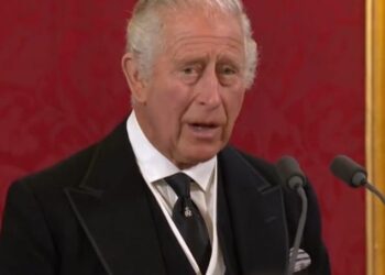 Carlos III es proclamado formalmente como nuevo rey