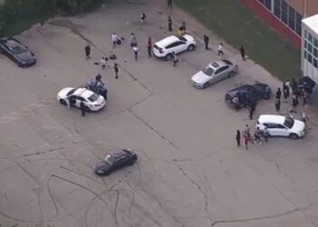 Un muerto, tras tiroteo en escuela de Filadelfia, Estados Unidos