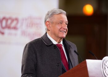 Ante inflación, se necesita aumentar el salario mínimo: López Obrador