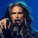 Mujer demanda a Steven Tyler por agresión sexual en los 70