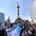 Fan celebran en Ángel de la Independencia triunfo de Argentina