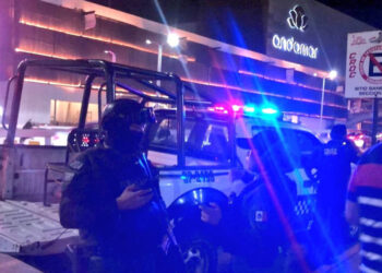 Un hombre armado fue detenido este miércoles en un centro comercial de Boca del Río, Veracruz, en medio de un fuerte operativo que se desplegó.