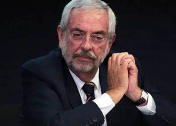 Plagio de ministra Yasmín Esquivel no se ha cerrado, asegura rector