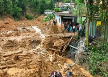 Dejan lluvias en Brasil 36 muertos