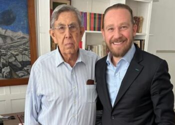 Ahora que está bajo investigación, Taboada utiliza a la imagen Cuauhtémoc Cárdenas