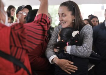 Sheinbaum es puntera en diversas encuestas; en promedio con el 42%