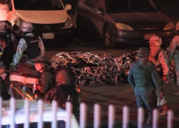 Publican lista de migrantes que estaban bajo llave, tras incendio en Ciudad Juárez, Chihuahua