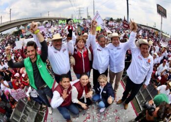 La esperanza del cambio se siente en Toluca; 50 mil mexiquenses acompañan a Delfina Gómez en su primer cierre