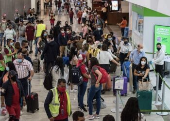 Reino Unido emite alerta de viaje para 10 entidades en México