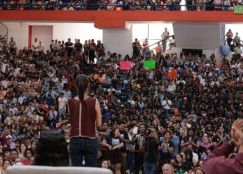 Sean una generación de estudiantes activos que se movilizan por México: Sheinbaum