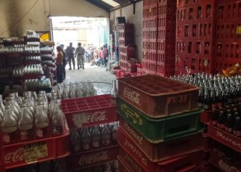 Localizan fábrica de Coca-Cola pirata en Los Reyes, La Paz, Edomex