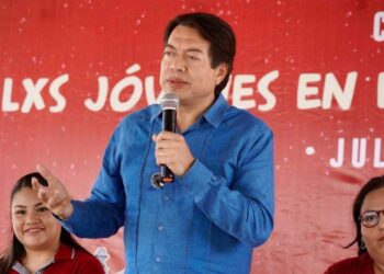 Mario Delgado acusa a INE de trato inequitativo contra AMLO