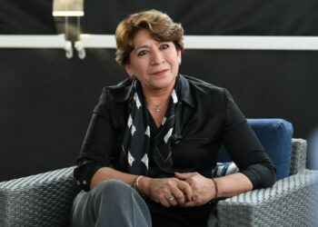 Delfina Gómez y equipo analizan obras de infraestructura en la entidad