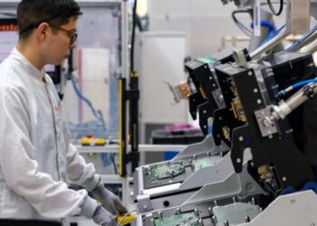 Inegi anticipa ligera desaceleración de economía a 0.2% en agosto