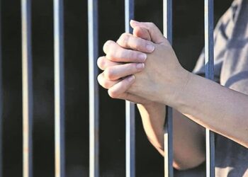 Detienen a exfuncionaria de Hidalgo por vínculos con "estafa siniestra"