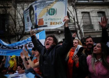 Javier Milei, de la ultraderecha, gana elecciones en Argentina