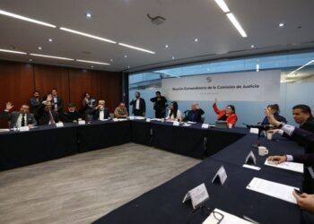 Aprueban en comisiones de Senado renuncia de Zaldívar