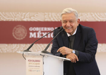 AMLO prepara reforma para reducir la edad para la pensión de adultos mayores