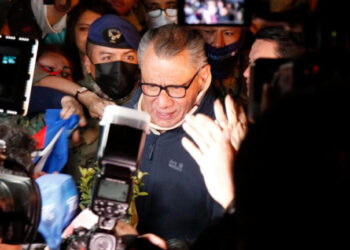 Exvicepresidente de Ecuador refugiado en la Embajada Mexicana en Quito