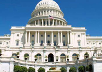 Congreso de EU aprueba medida de financiamiento que evita cierre del gobierno