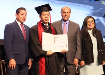 Natividad Castrejón reconoce compromiso de egresados de CECyTEH de Omitlán e Ixmiquilpan