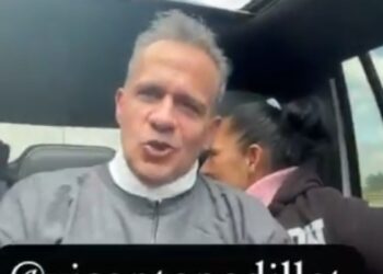 Israel Vallarta le dice a Carlos Loret: “Tú sabes bien por qué saliste de Televisa” (VIDEO)