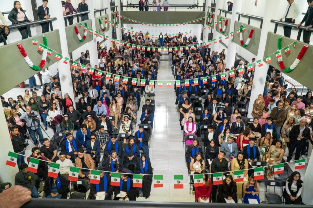 UTVAM fortalece vínculos con el sector productivo al cerrar ciclo de estadías