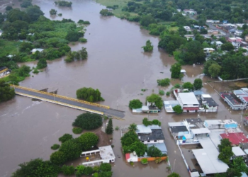 Lluvias dejan severas inundaciones en municipios de Veracruz.