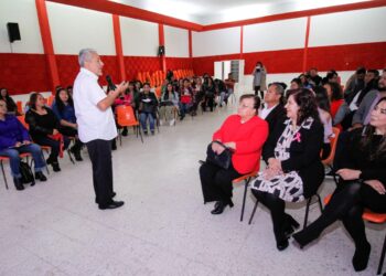Capacitan a docentes sobre bienestar socioemocional