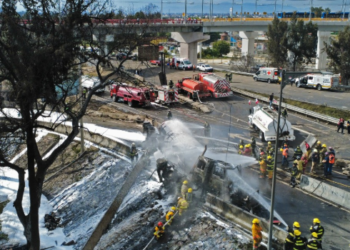 Fiscalía CDMX recibe 75 denuncias por explosión de pipa en Iztapalapa.
