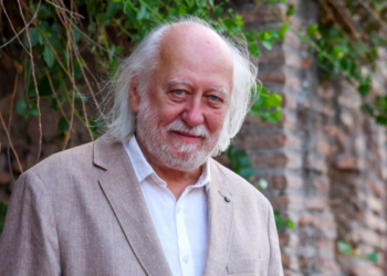 László Krasznahorkai gana el Premio Nobel de Literatura 2025.